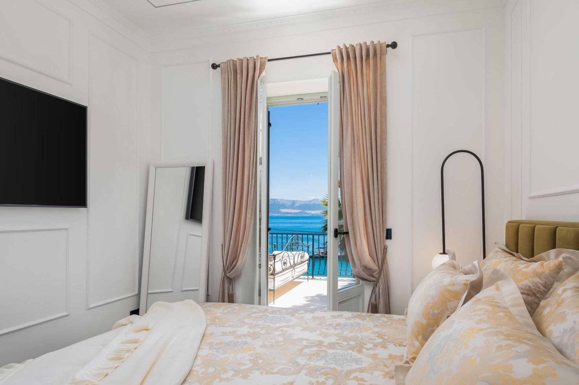 Villa L'Orizzonte Слатине Екстериор снимка